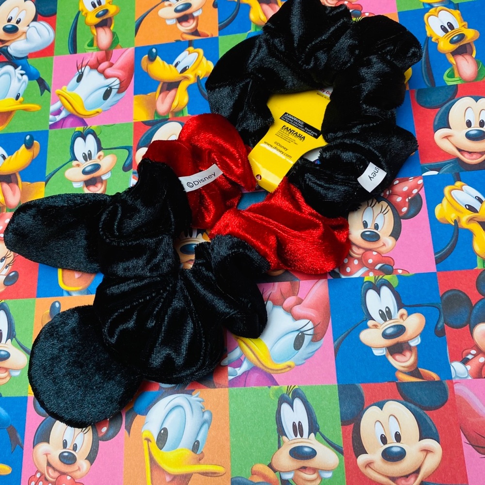 🎈Disney's Mickey Mouse Velvet Scrunchies Duo - Picture 5 of 11
